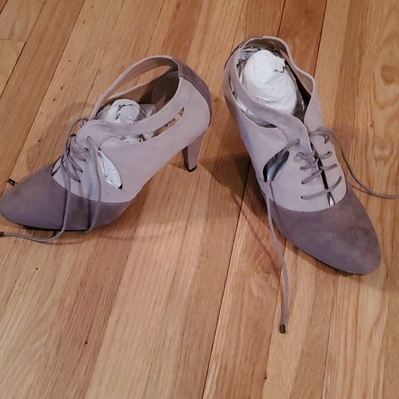 Avon Shoes - NWOT CUSHION WALK BY AVON LACE UP HEEL BOOTS